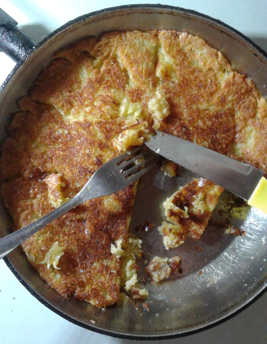 Драник очень хорошо зажаренный, ВКУСНЫЙ аж пипец! :)