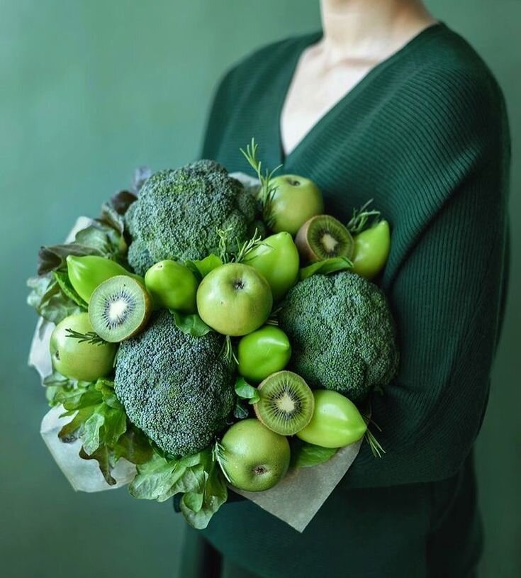 Что подарить кормящей маме? Букет с яблоками и брокколи!