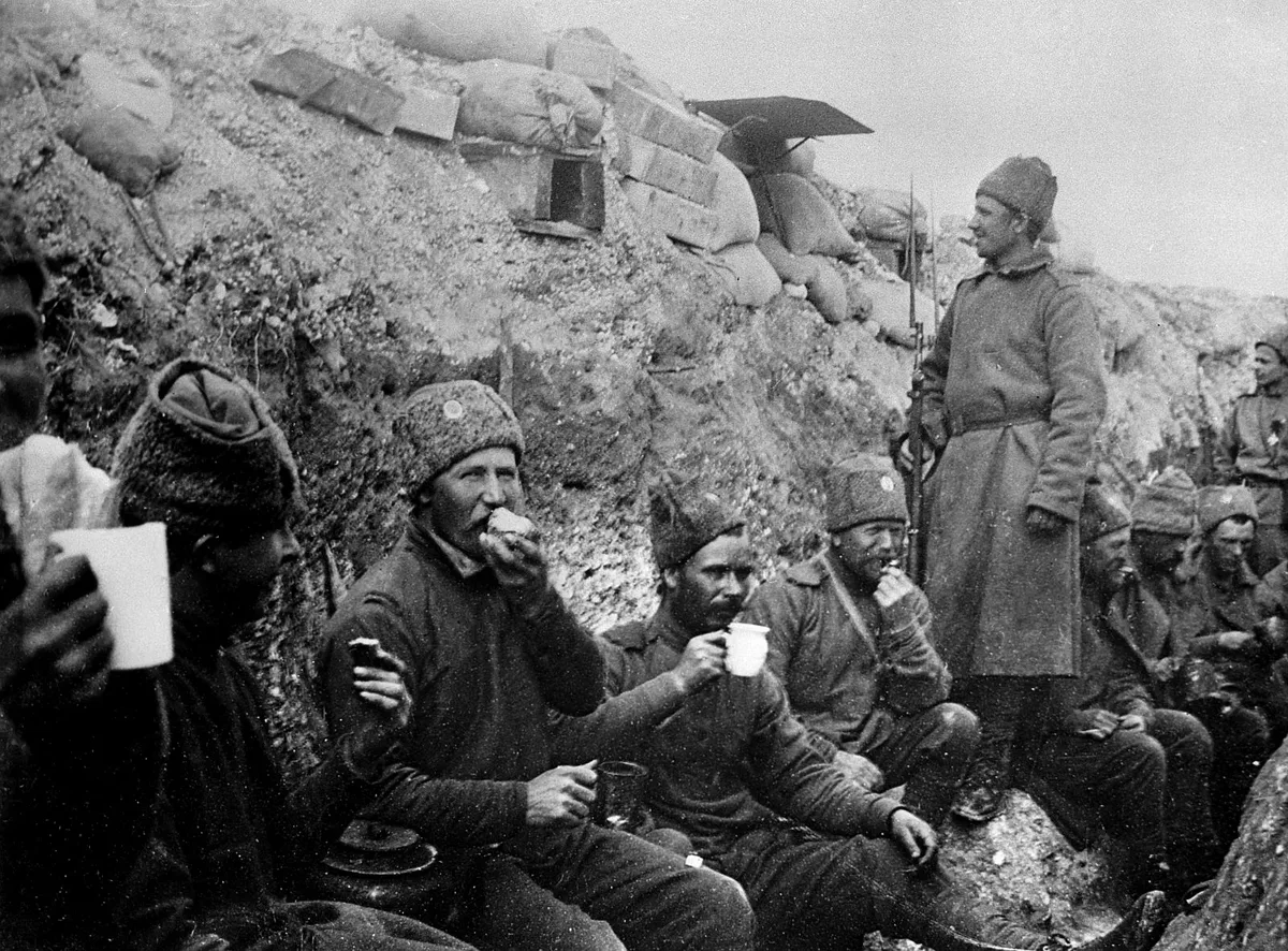 Солдаты в окопах 1914