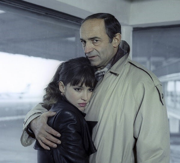 Анна Самохина с Валентином Гафтом в фильме «Воры в законе»