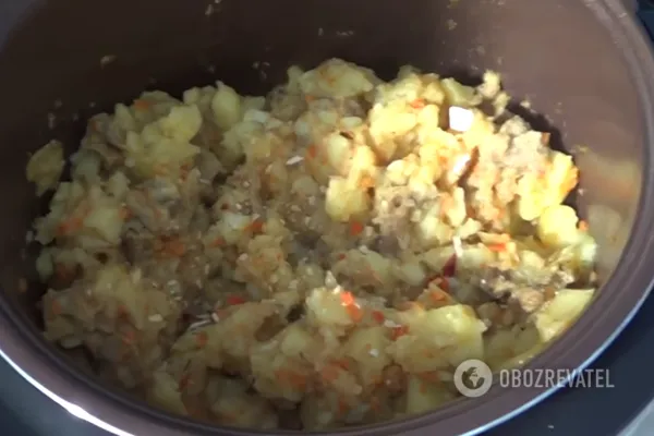 Тушеная картошка в мультиварке