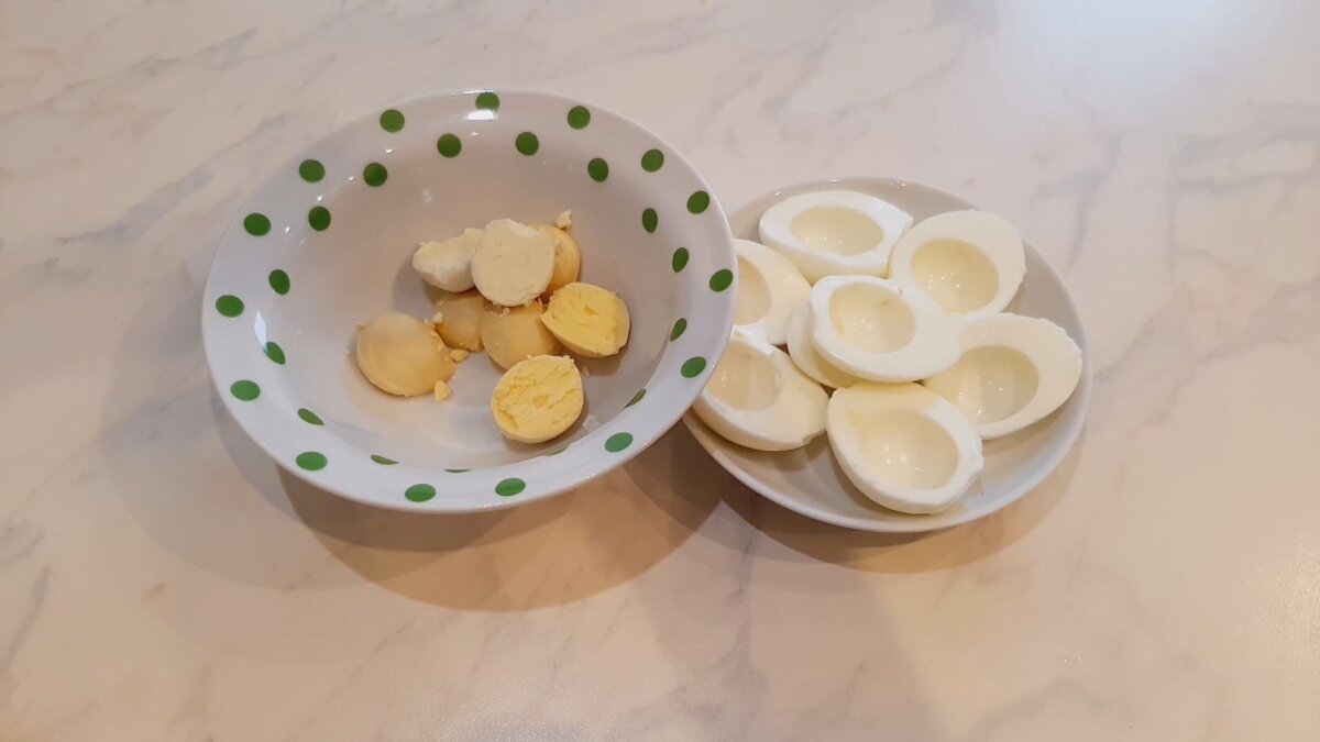 Простой рецепт фаршированных яиц от Шефмаркет!