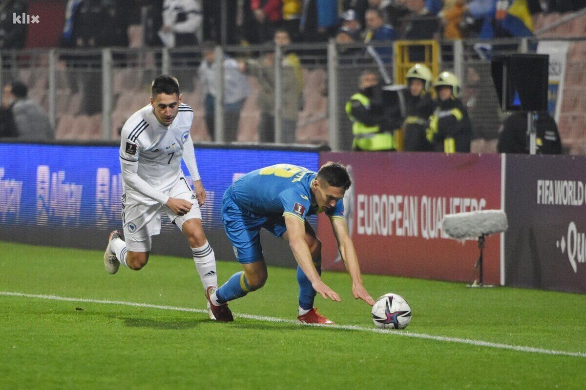 "Острый" момент у кромки поля.                    фото: картинки  яндекса. 