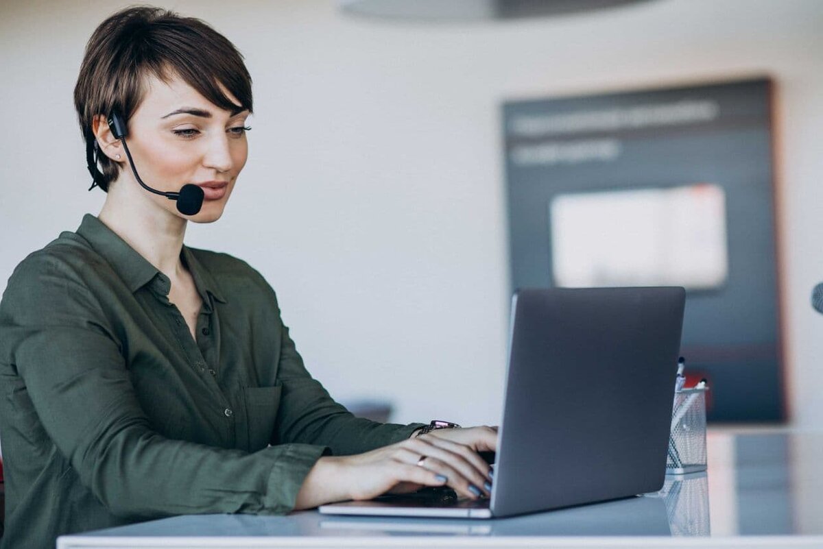 Оператор колл центра. Удаленный колл центр. Оператор Call-центра (удаленно). Оператор колл центра удаленно.