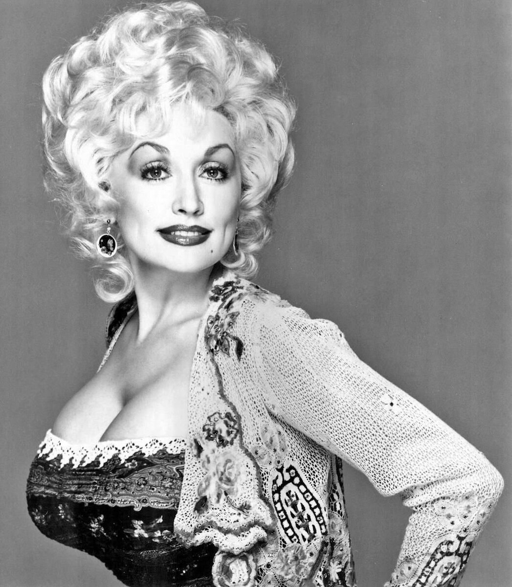 Источник: https://krot.info/znamenitosti/19728-dolli-parton-58-foto.html