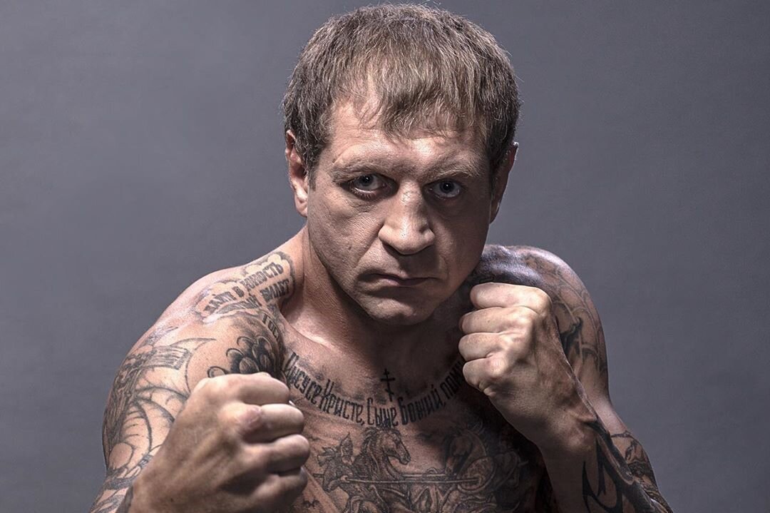 Титулованный российский боец ММА Александр Емельяненко у себя на странице в инстаграме прокомментировал события с военными действиями на Украине. Емельяненко объяснил свою точку зрения, что к этому привело и как может завершиться.