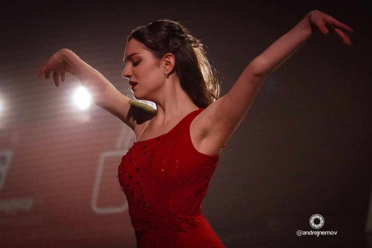 двукратный серебряный призер олимпийских игр - Евгения Медведева. 