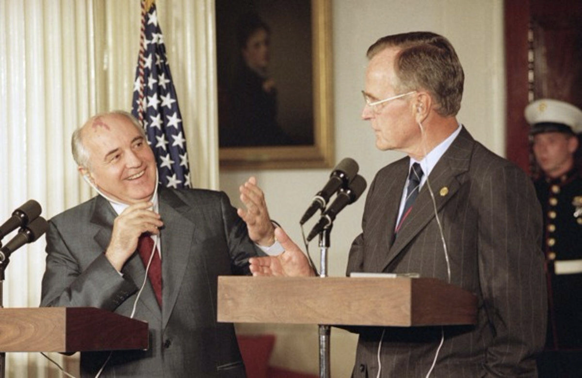 Горбачев и Дж. Буш (старший) 