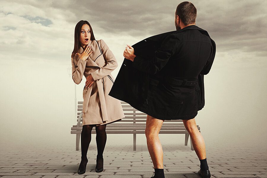 Это взрослая версия, когда мужики пугают взрослых женщин в парках. Фото с девочкой ставить не стала.