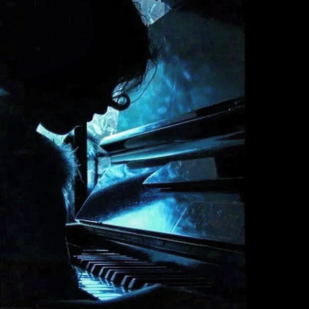 Пианино в темноте
