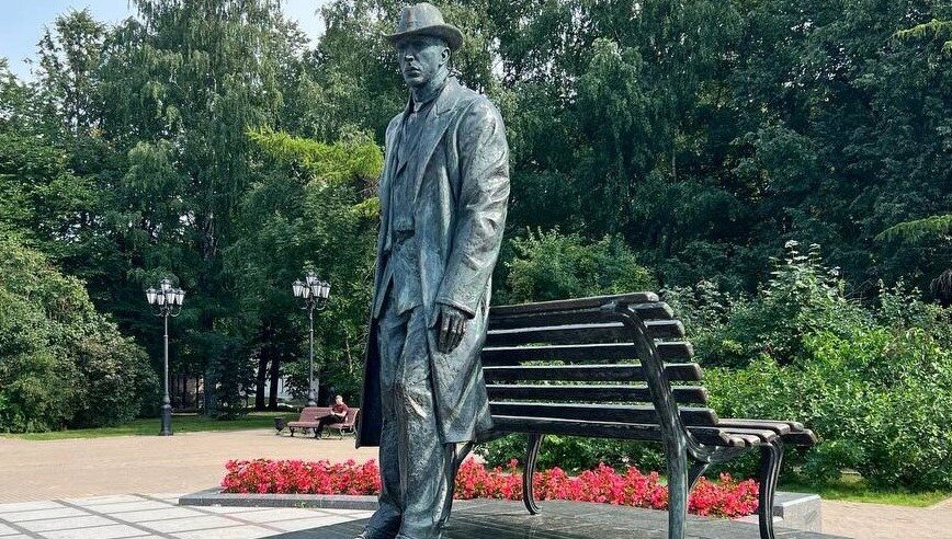 Памятник Сергею Рахманинову в Великом Новгороде. Источник — dzen.ru/pa_myatnik