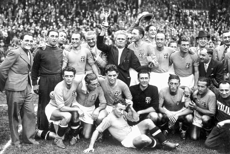 Сборная Италии после финального матча ЧМ-1934