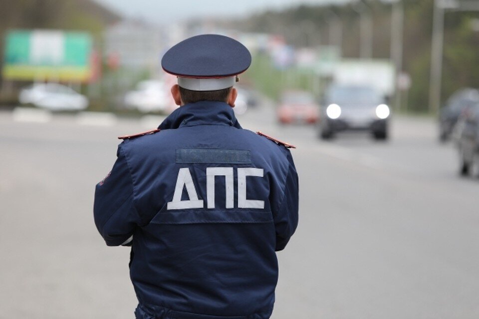     Полицейские призывают соблюдать ПДД. Ильдар АХМАДЕЕВ