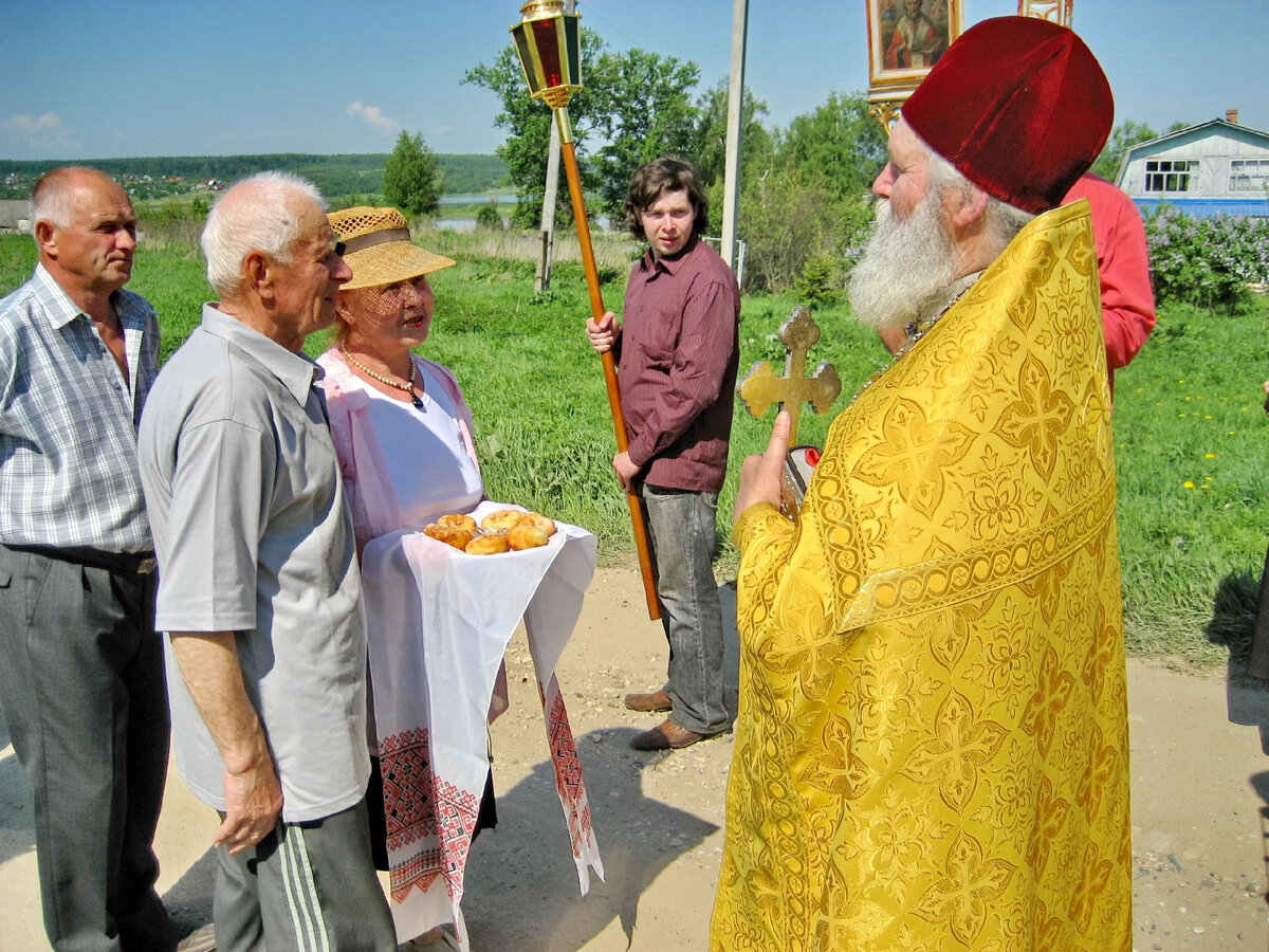 Отец Владимир Петров