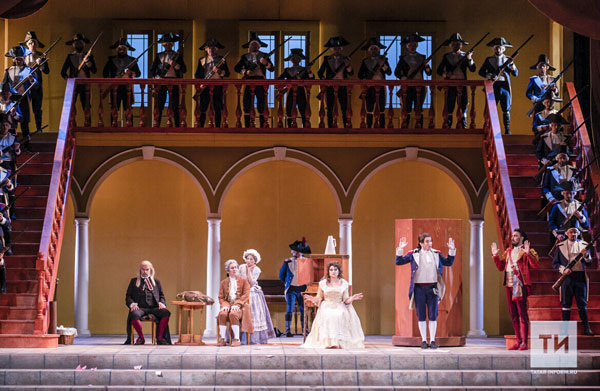 Оперный форум открылся двумя премьерными спектаклями «Севильского цирюльника» Дж.Россини. Фото: tatar-inform.ru 