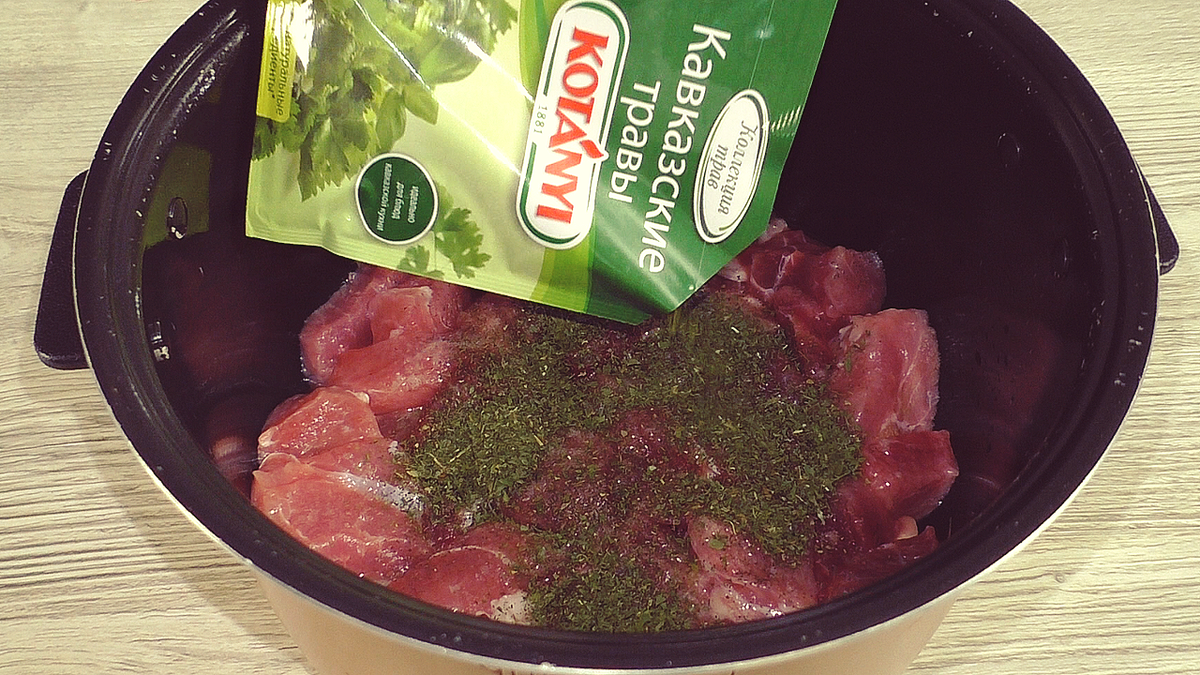 "Мясо по-Кремлевски" оно получается нежнее, чем тушёнка (его можно "губами" есть)