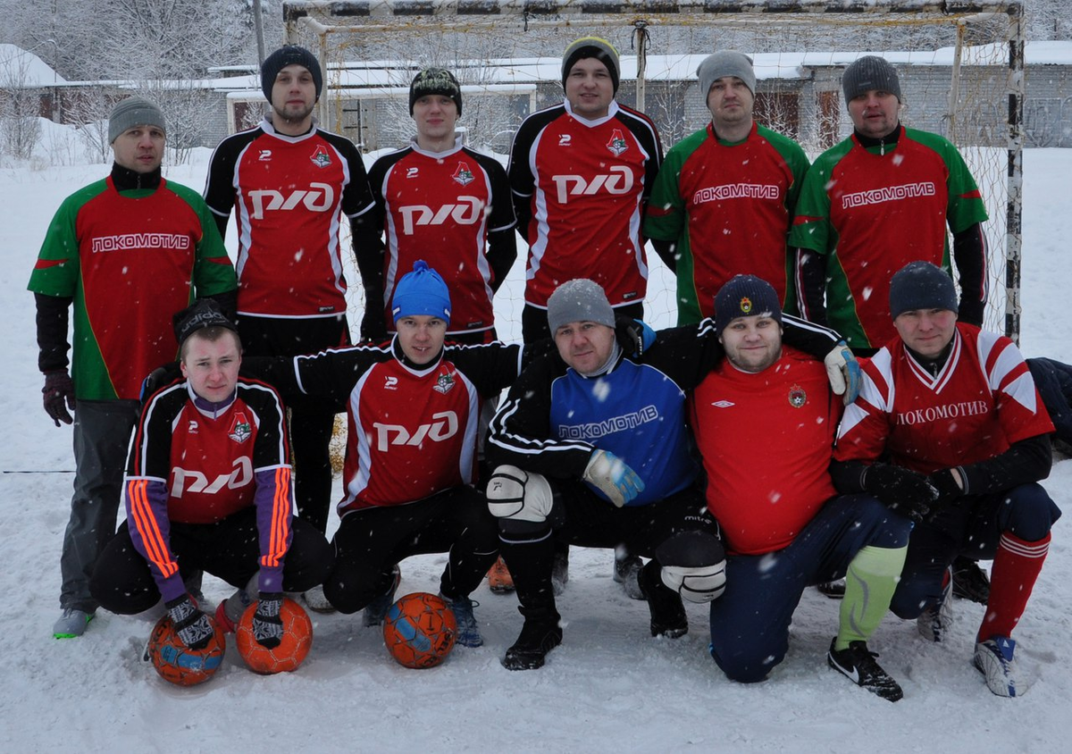 Команда "Локомотив" (г. Кемь) участник Кемской футбольной лиги разных форматов, летних и зимних турниров.