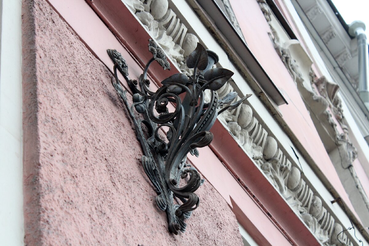 Флагодержатель на набережной реки Фонтанки, 85. Доходный дом кн. Юсуповых 