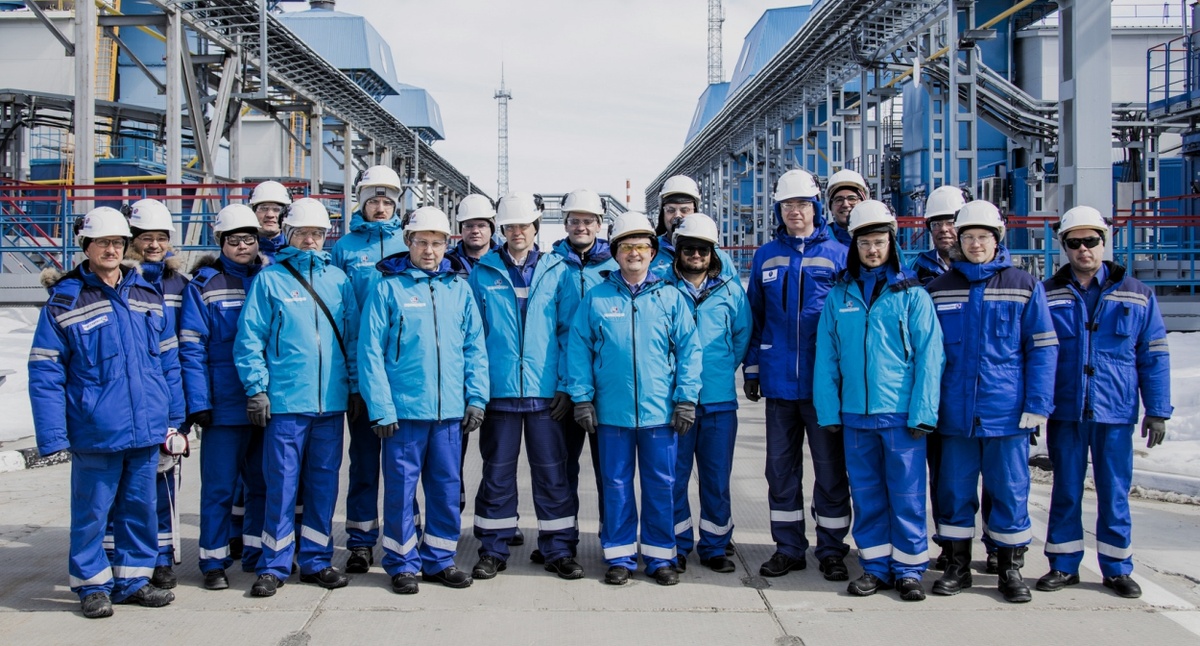 Иллюстрация «Работники нефтегазовой промышленности» © Свой Дом