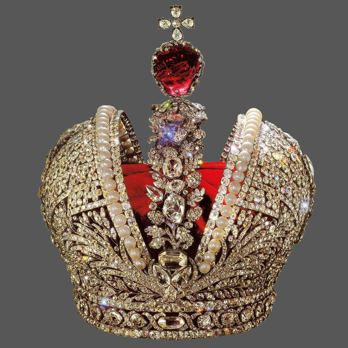 31 декабря 1999 года началась эпоха единого  правителя.Много воды утекло,многое поменялось.Но,что интересно,поменялось мировоззрение самого правителя.В чём  хитрость нынешнего технологического времени,так это то ,что мы можем сравнить что двигало правителем тогда в девяностых,слушая записи выступления тех лет  и чем живёт правительство сейчас в новом веке.Выросли поколения новых людей.Молодёжь уже не помнит других правителей и думает,что так было всегда.Но так было не всегда. В 1992 году  деревни и посёлки работали в формате совхозов и колхозов. Конечно кто то может сказать,что совхозы это пережитки прошлого. А всё потому что нам поменяли мировоззрение. нас заставили думать что фермеры  и частные хозяйства это лучше чем колхозы и совхозы. Тогда почему  при совхозах было огромное количество ферм  с коровами,поросятами и полями засеянными гречихой,пшеницей, просом. А сейчас на месте прежних совхозов разрушенные фермы? Почему поля заросли бурьяном а техника ржавеет на развалинах  моторно -технических станциях? Почему Европа развивается и технический прогресс работает на благо фермерам а у нас колхозы развалились и в деревнях люди выживают только за счёт своего хозяйства? Я уже не говорю о культуре.Клубы, отлично функционирующие в девяностых приходят в упадок. Отсутствуют специалисты а вся культурная жизнь сосредоточена в Москве Санкт- Петербурге и других центрах современной культуры?Миллионы выделяются на новые проекты в Москве,на ремонт больших театров , а клуб в деревне  в глубинке разваливается,потому что нет денег на ремонт и обновление материально-технической базы. Что за перекосы? 
