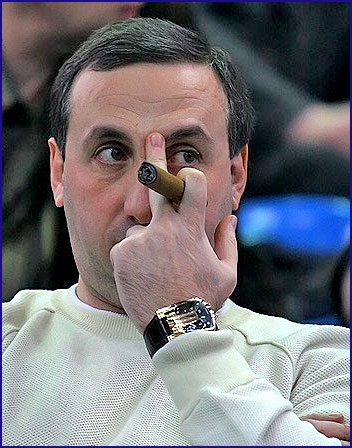 ЭТО ГИНЕР ВСЕ СКУРИЛ))