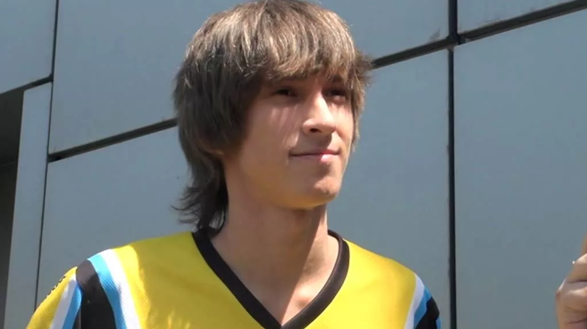 Фото из Яндекса ( Dendi 2011 год)