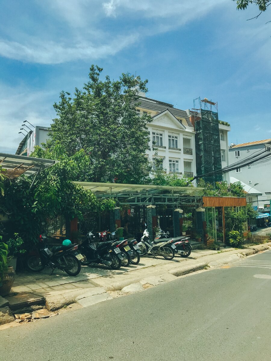 "An Cafe", Далат, один из входов