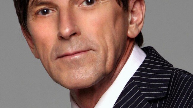 Дес Фернандес