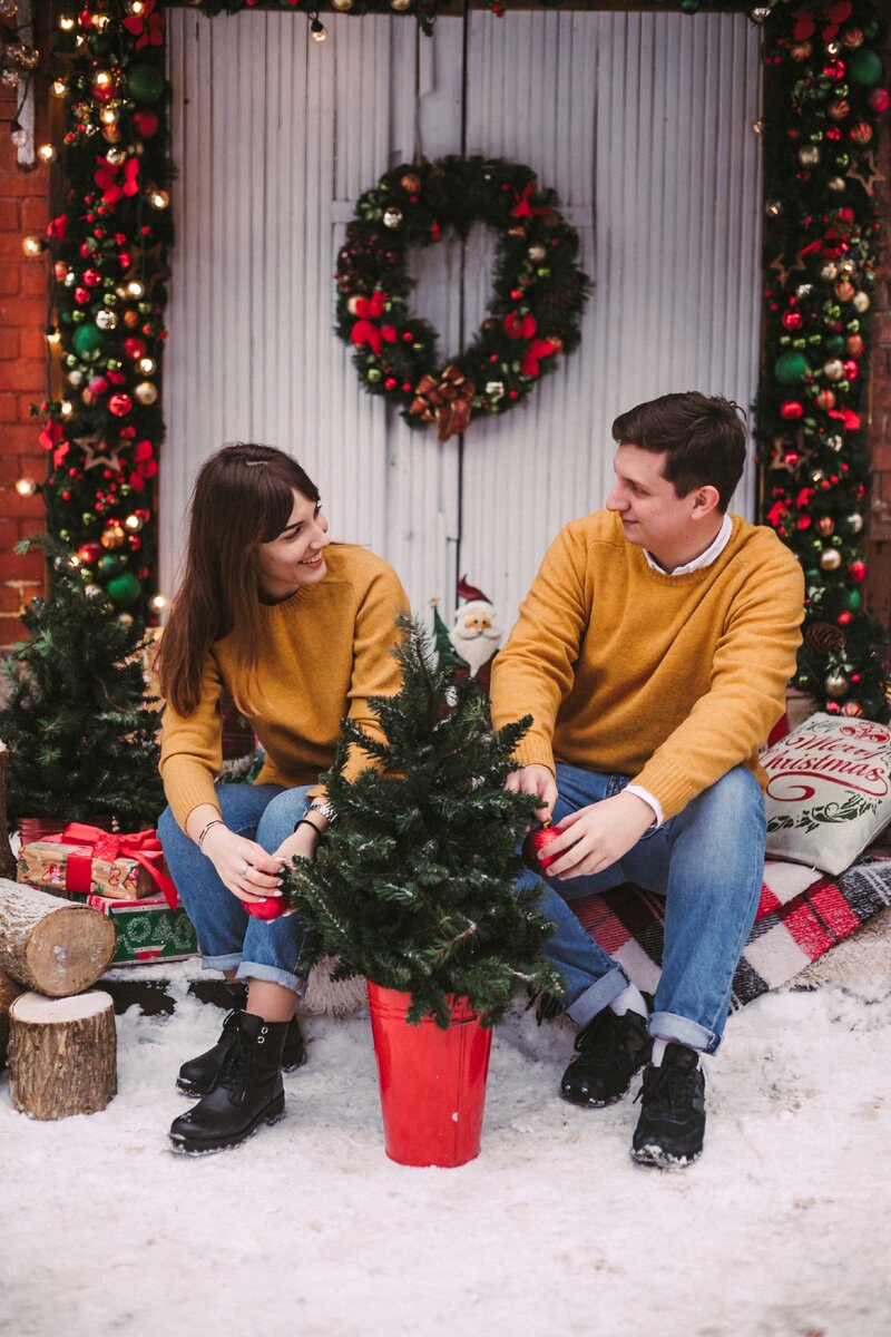 15-ти минутная фотосессия в локации Новогодний дворик