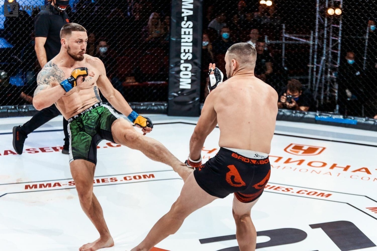 Спортсмен бои без правил. Бобрышев Сергей ММА бой. Сергей Бобрышев Муром ММА. Муромский боец ММА Сергей.