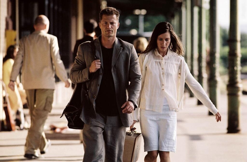 Кадр из фильма "Босиком по мостовой". Фото взято из свободных источников