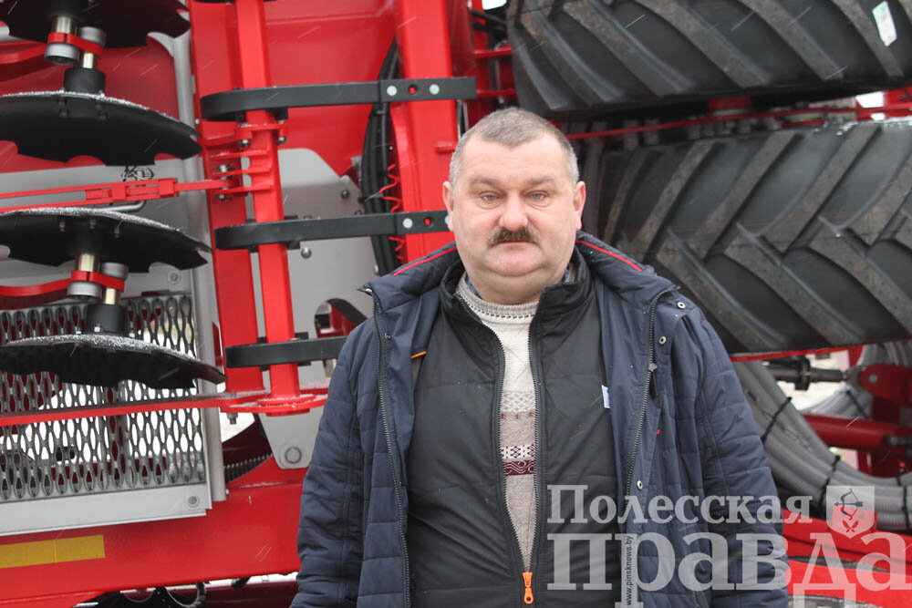 Делегат VI Всебелорусского народного собрания от Пинского района: директор ОАО «Ставокское» Александр Александрович Новик.
