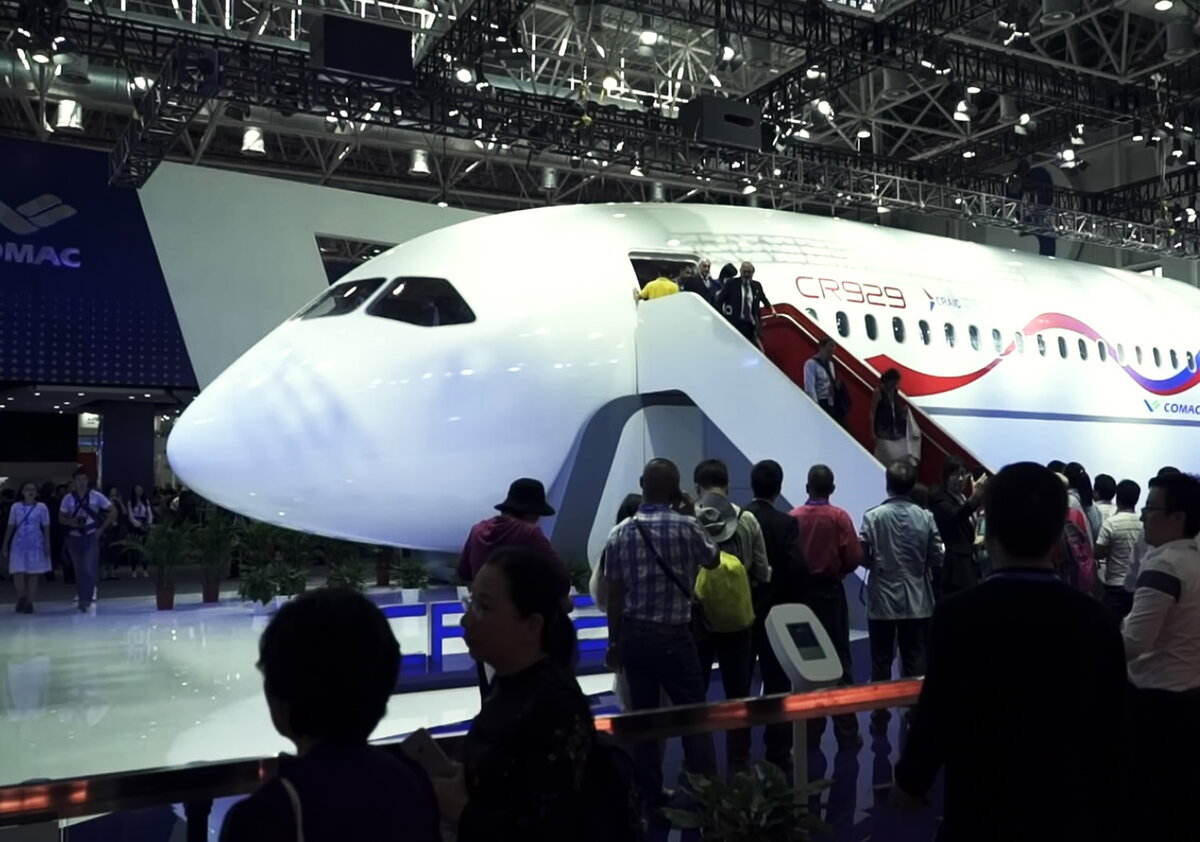 Полноразмерный макет фюзеляжа CR 929