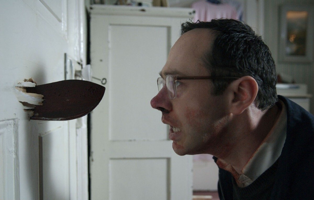 Кадр из свободных источников «Коттедж» (2005)