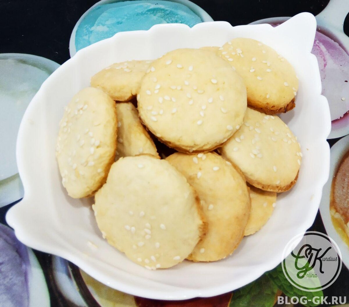 Лимонное рассыпчатое печенье с кунжутом