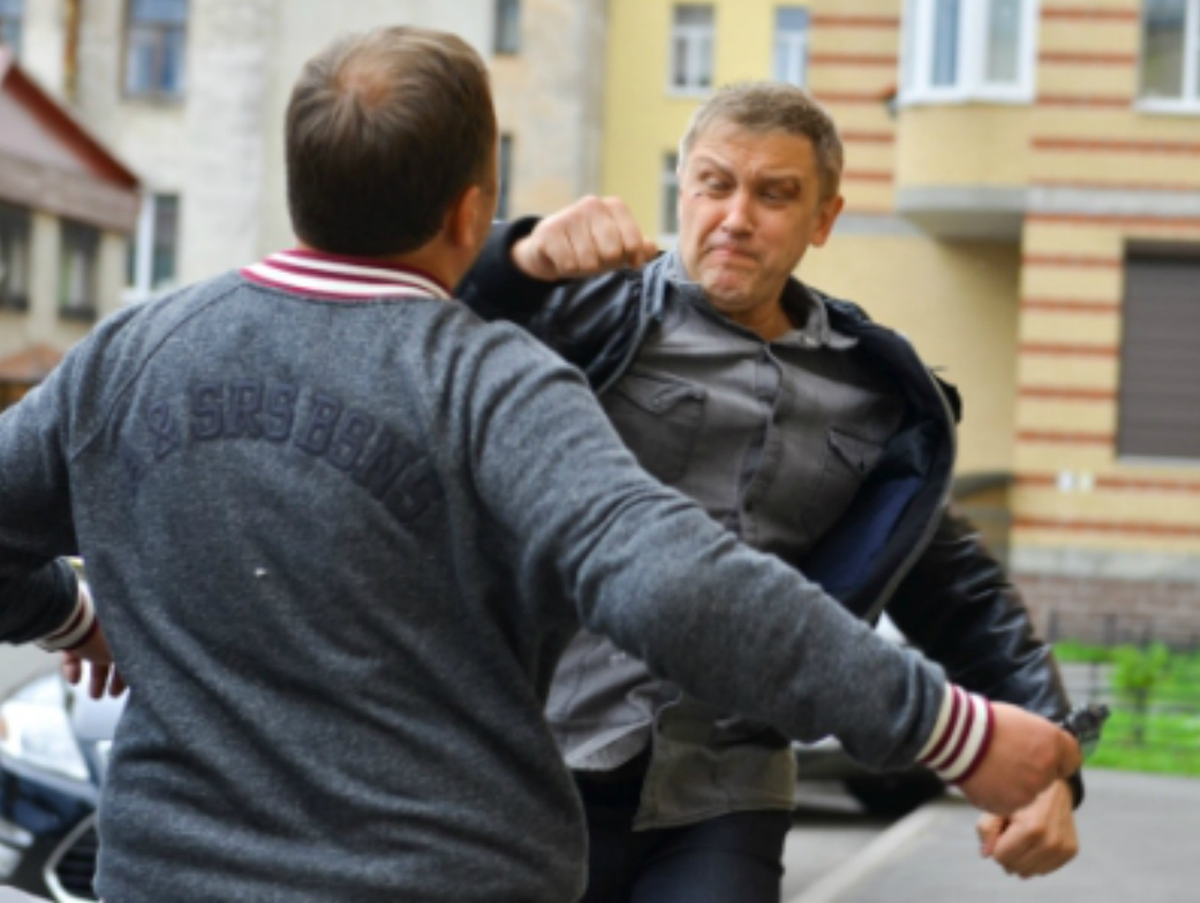 Ли чужая. Чужой Сергей Горобченко. Чужой кенгуру сериал. Сериал чужой с Горобченко. Сериал чужой с Горобченко 2
