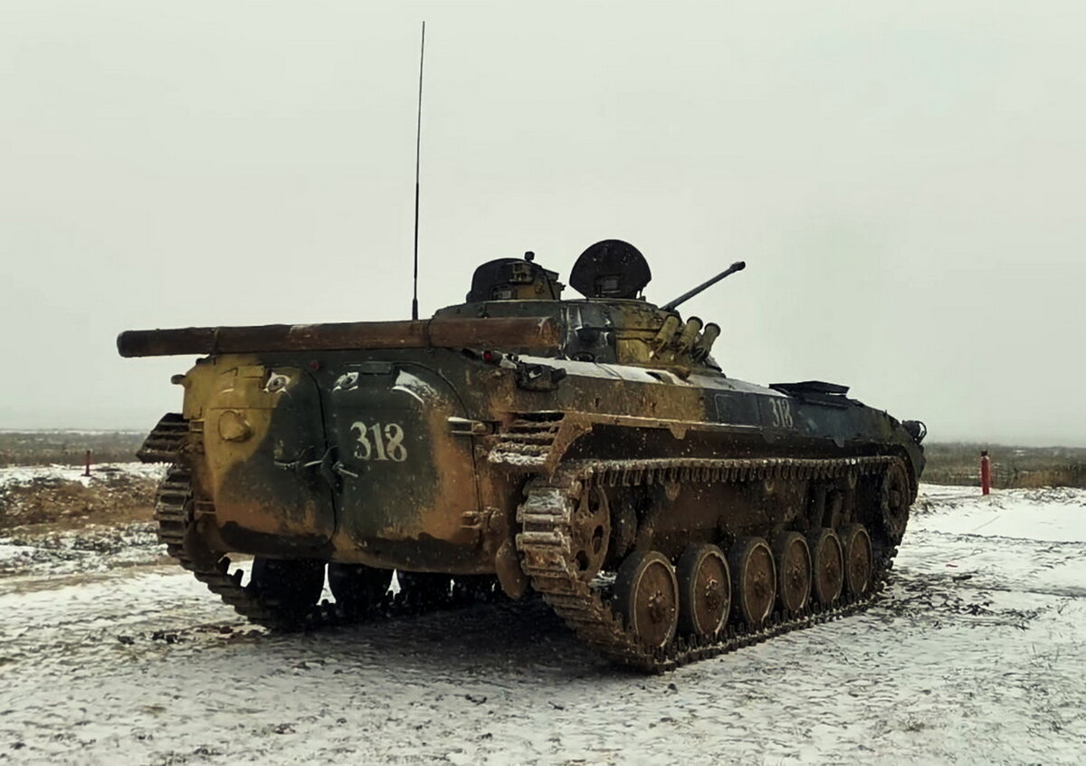 БМП-2 на стрельбах.