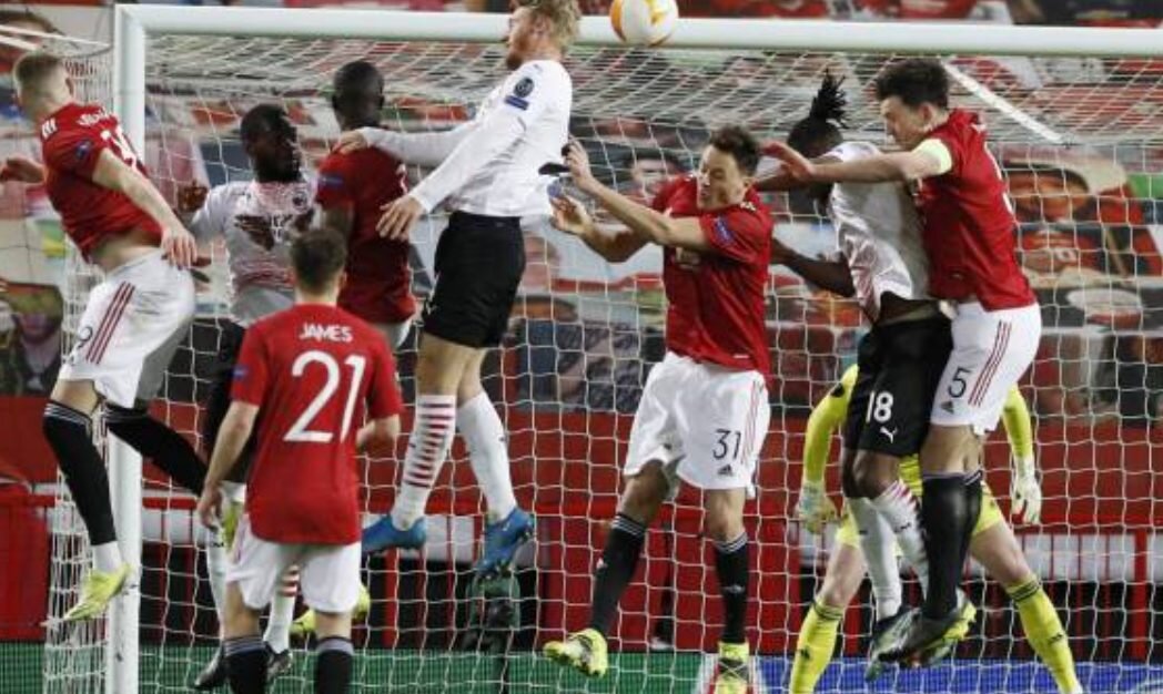 В первом матче 1/8 финала Лиги Европы «МЮ» на своем поле не сумел удержать минимальную победу, пропустив от миланцев на второй компенсированной минуте.