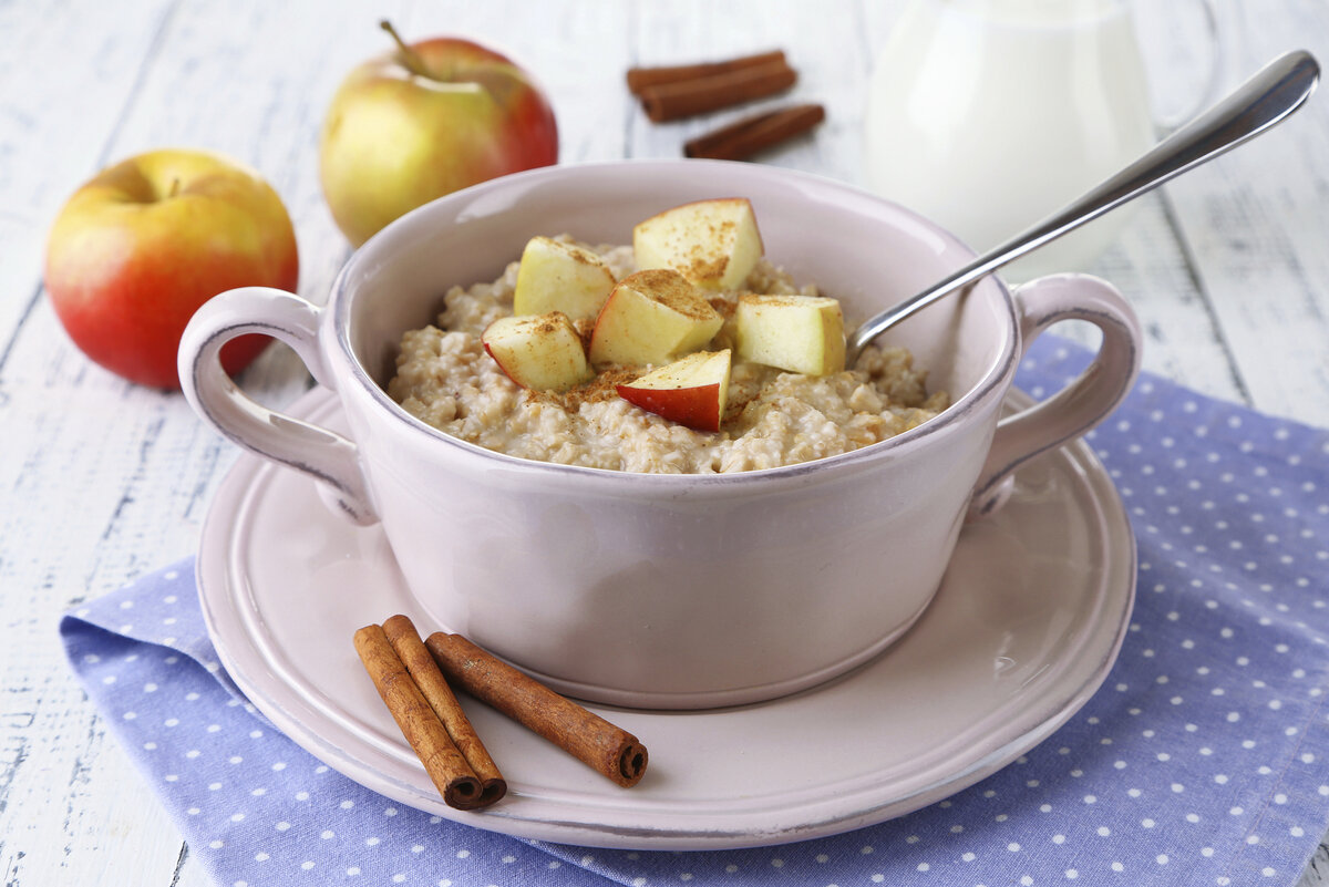 Каша с фруктами.