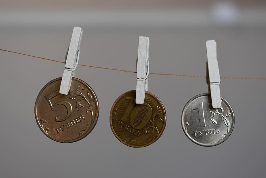 Источник: https://p0.pxfuel.com/preview/912/253/65/ruble-money-russia-coins.jpg
