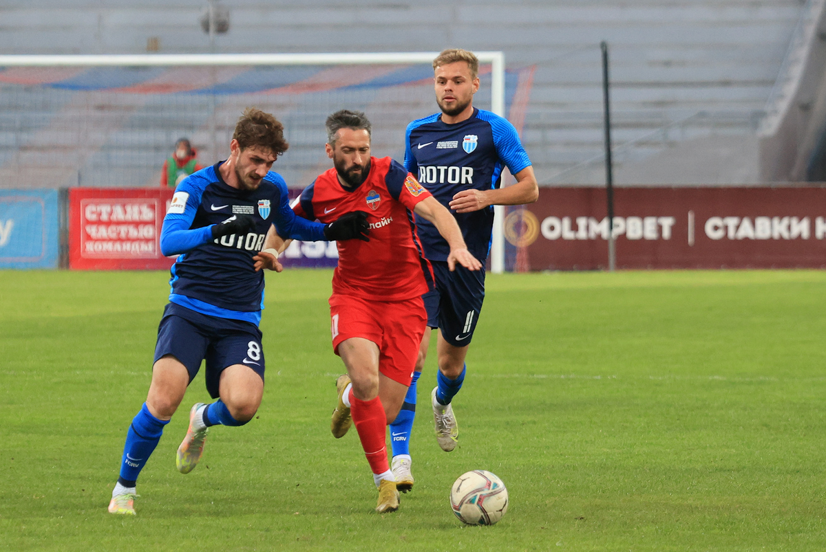 Нижний новгород енисей прогноз. Football Team игра. От на Енисее. Тренера не играют футбол. Football Team game.