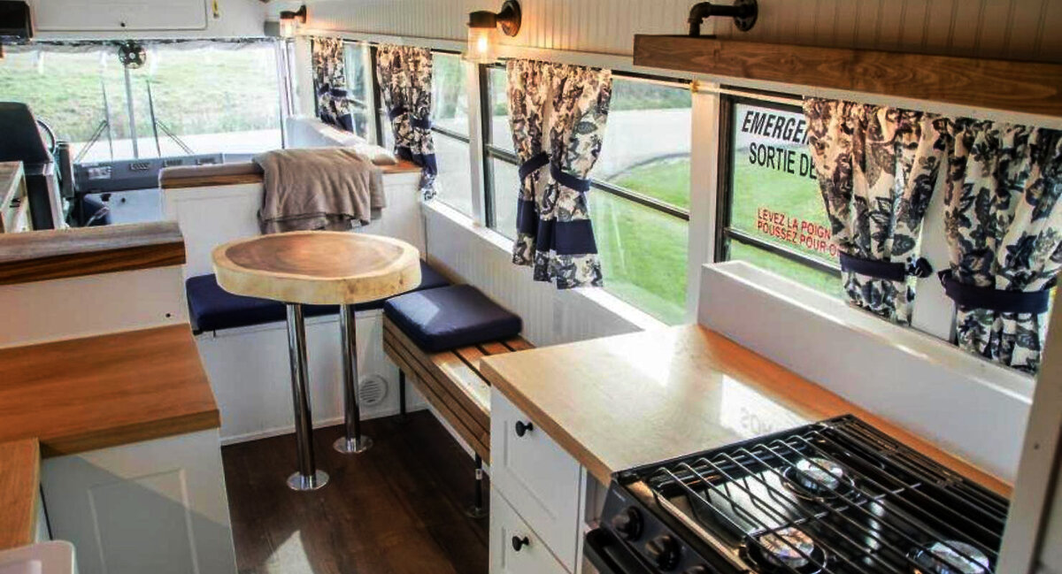 В салоне есть всё для комфортного проживания