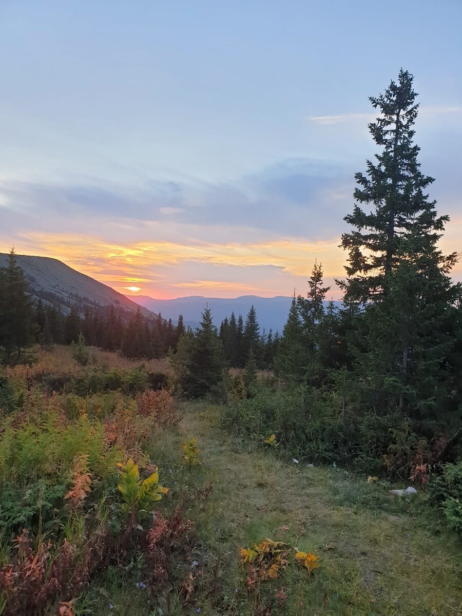 Спуск. Иремель. Вечереет.