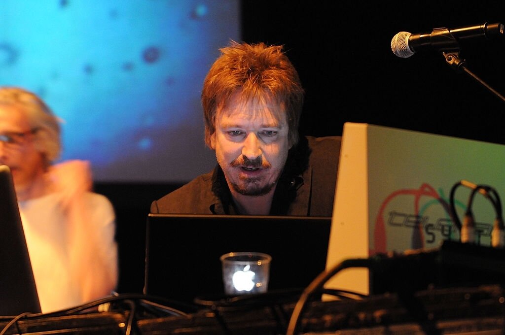 Алан Уайлдер. Бывший участник Depeche Mode, не дружит с Мартином Гором. Пропал.