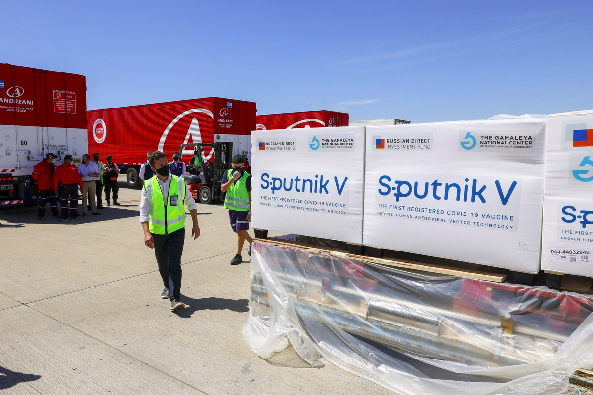  Прибытие первой партии вакцины «Спутник V» в Аргентину 24 декабря 2020 года