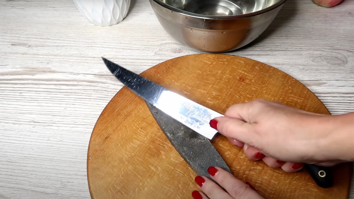 Всем привет! Если вы готовите дома, то знаете, как важны острые ножи. А если готовите много, то острый нож становится острой необходимостью.-2