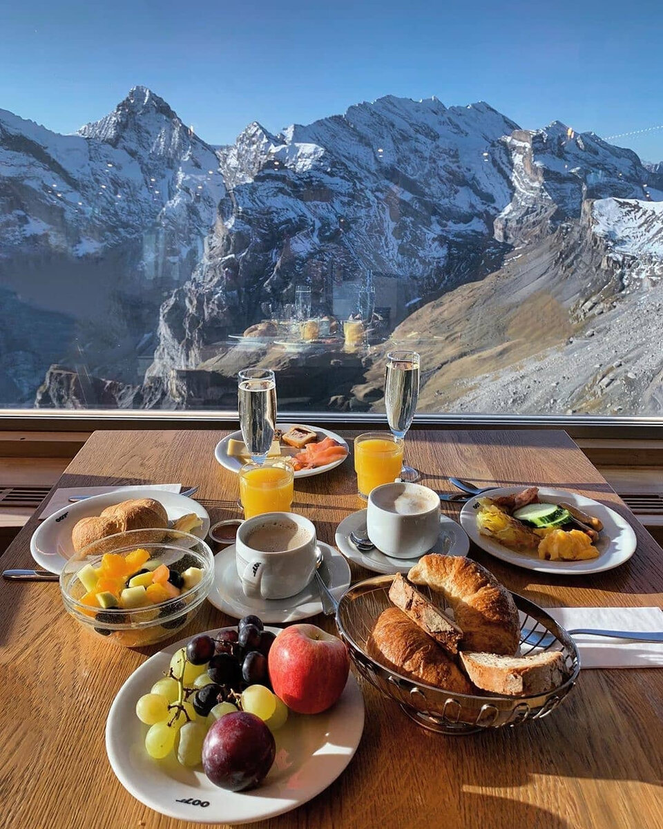 Вращающийся панорамный ресторан Piz Gloria 