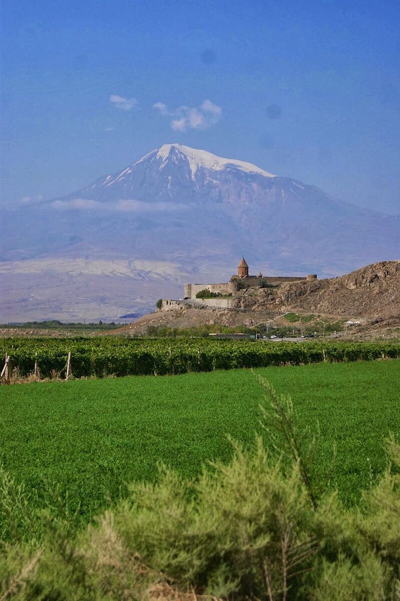 Холмы Хор Вирапа — территория столицы древней Армении Арташат 