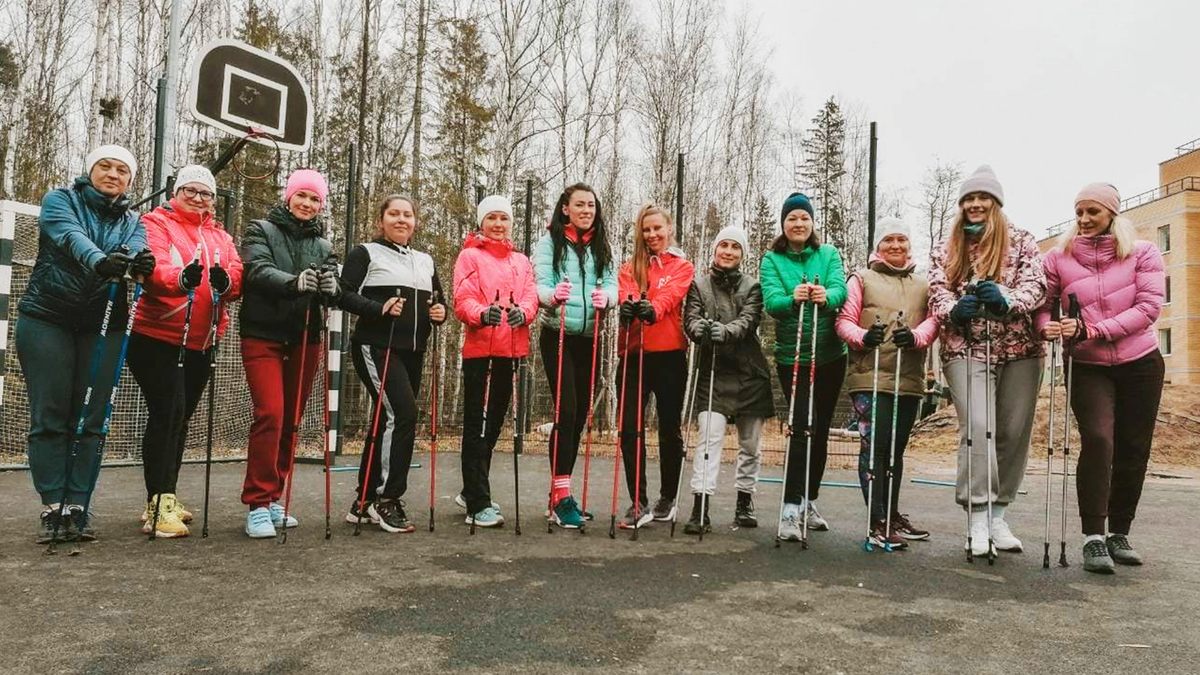 Активности на свежем воздухе, которыми классно заниматься в «Юнтолово»: от  силовых упражнений до степ-аэробики | Юнтолово | Дзен