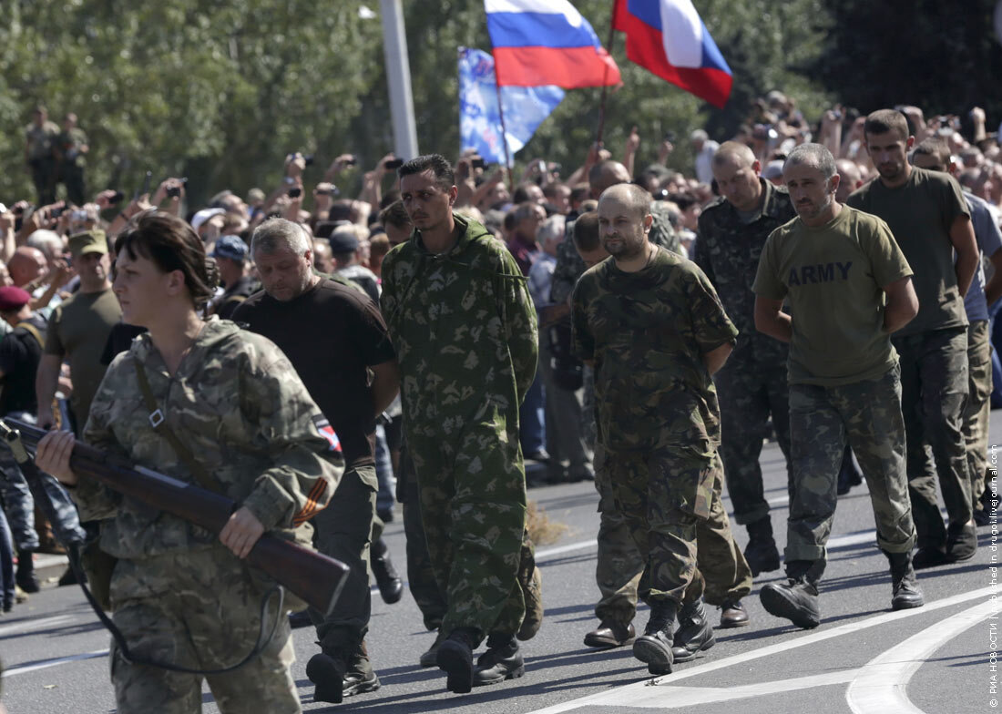 Донецк 2014. Парад пленных Донецк 2014. Парад пленных в Донецке. Пленные ВСУ на параде в Донецке.